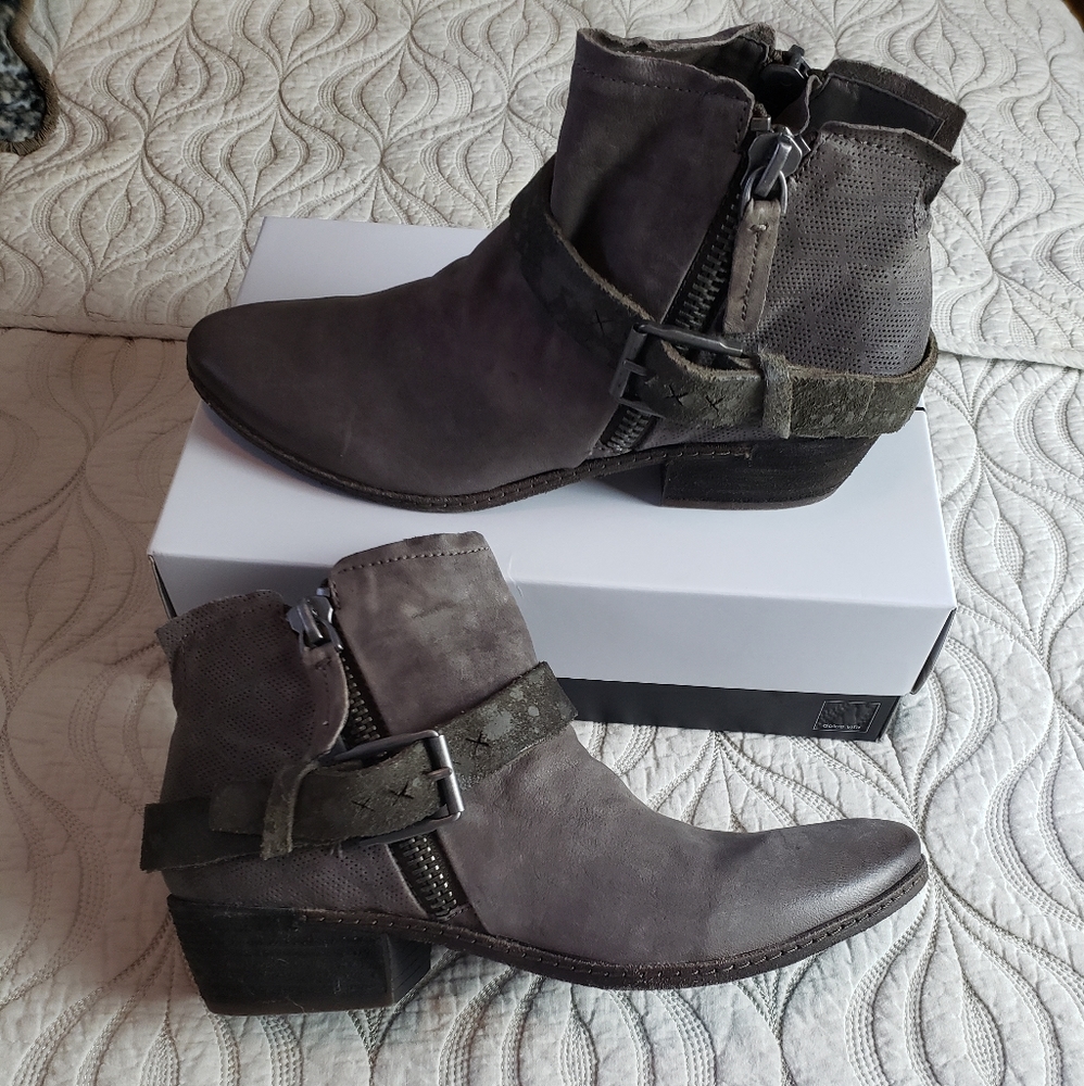 Dolce Vita Nevada booties, size 10 NEW